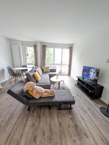 Faubourg de l'Arche Apartment | Évasion La Défense - Balcon & Wi-Fi, à 10 min de Paris