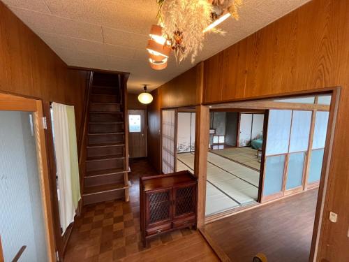Kofu House | ぶどう畑に囲まれた貸切宿 白百合醸造から徒歩すぐ"Vineyard Vista" Vacation rental short walk from Winery