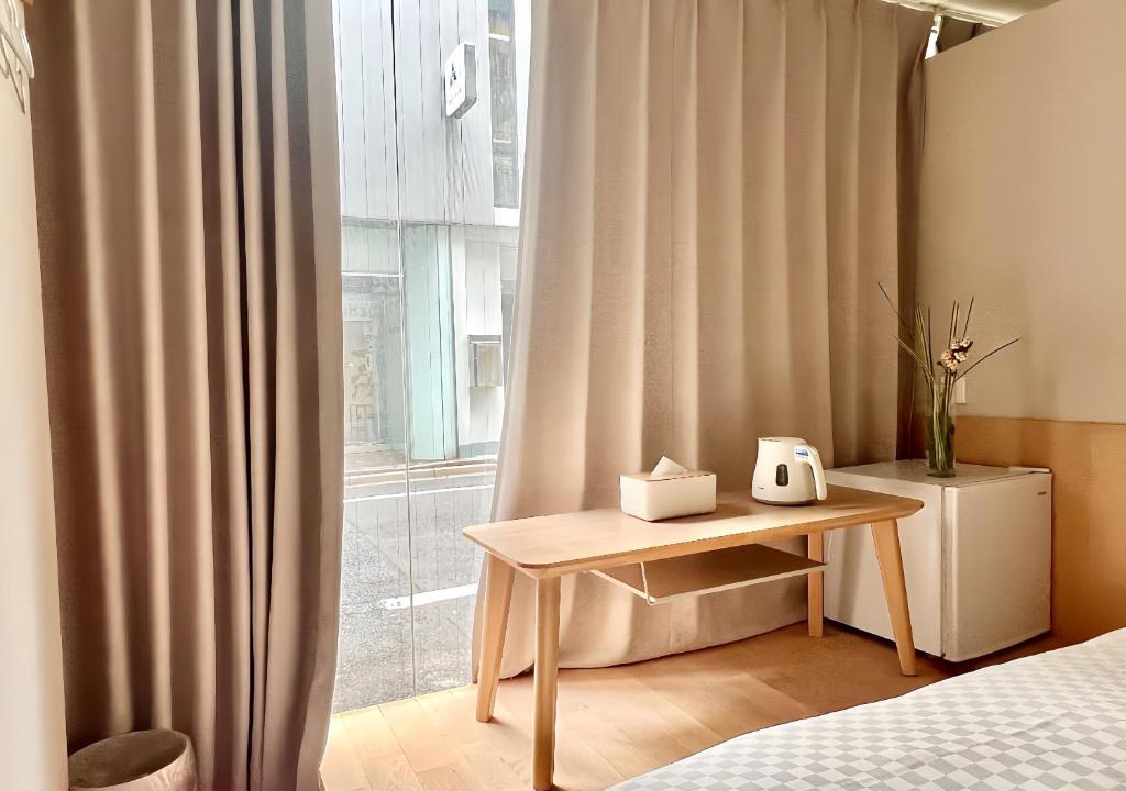 Yushima Hotel | 东京上野超级中心 设计师房间Yaob 上野公园3分钟 车站1分钟 超级繁华 免费wifi 戴森吹风