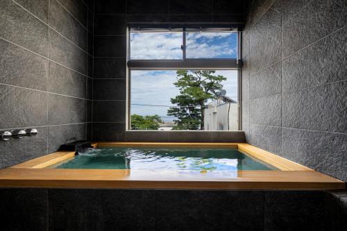 Shimotaga Villa | 長浜 湯望荘
