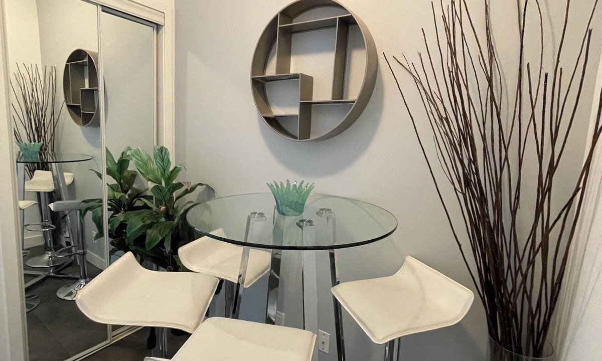 Central Waterfront Condo | 1 + 1 Bedroom Apartment In The Heart Of Toronto
