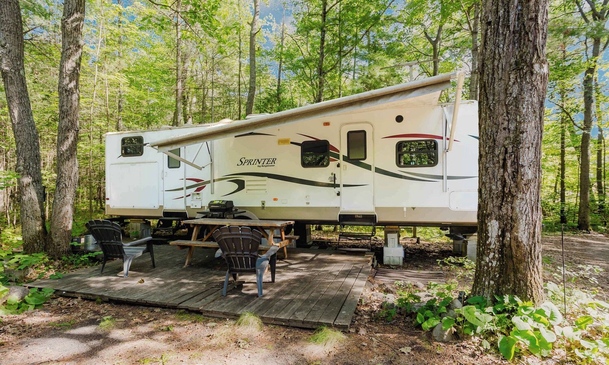 Carling House | 1-bedroom Camper Trailer Cottage #3
