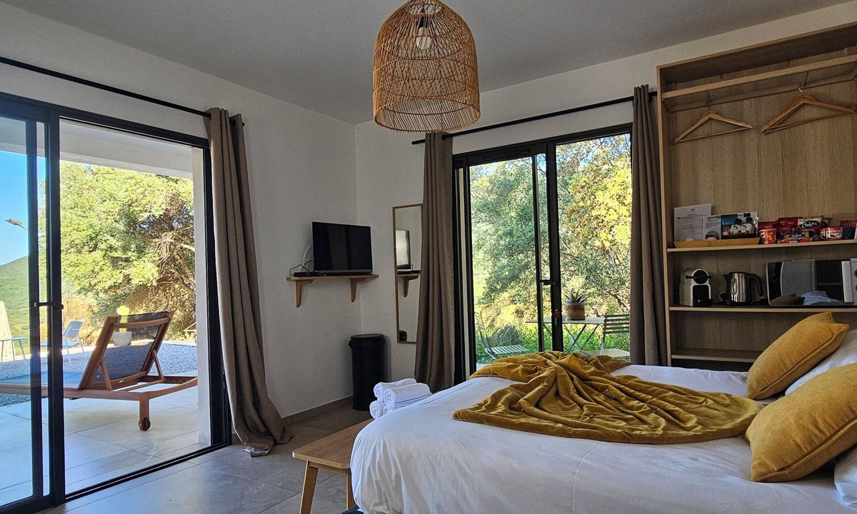 Olmiccia Apartment | 1 Double Room 2 pers, Residence Casa Pian d'Olmo/Double Room - L'Albitru