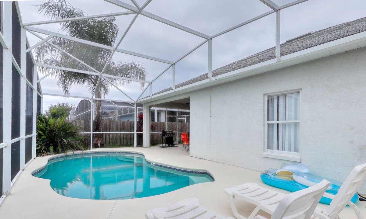 Esprit House | 10 Miles to Disney, Private Pool, Quiet Neighborhood - Snowbirds Welcome