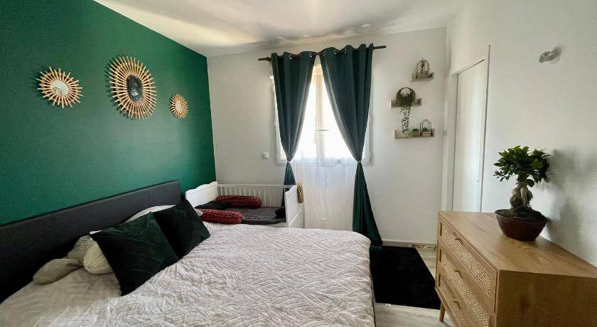 Villepinte House | 100 m² House ∙ 1 bedroom ∙ 1 guest