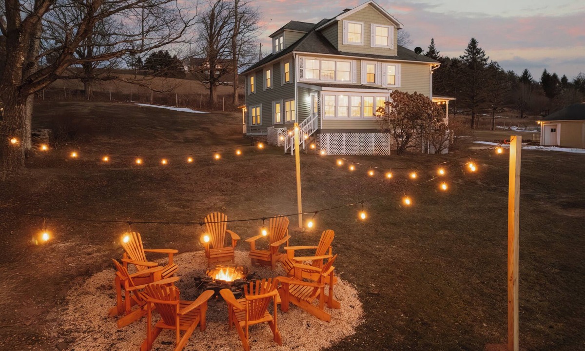 Town of Delaware House | 100 Yr Old Farmhouse/70 Private Acres/Game Room/Gym/2 Hr Drive from NYC