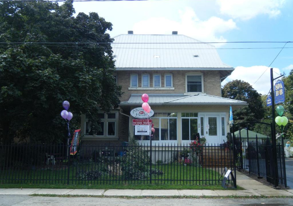 Hanover Bed & Breakfast | 10th Avenue Guest House & Suites
