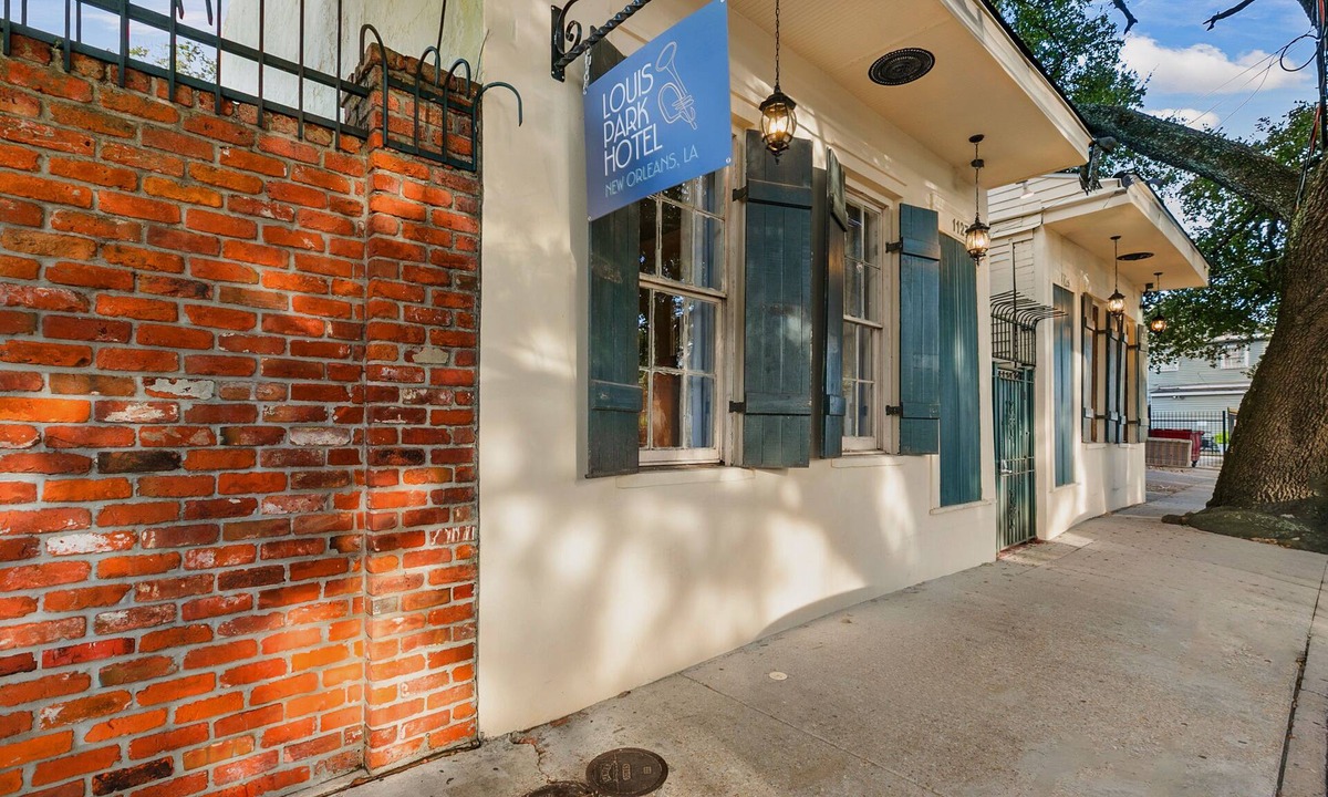Treme Hotel | 11 Historic Guest Houses w/Parking (Sleeps 54)