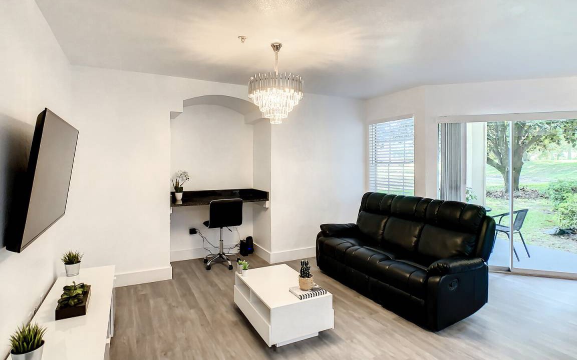 Metro West Condo | 111 m² Condo ∙ 2 bedrooms ∙ 4 guests