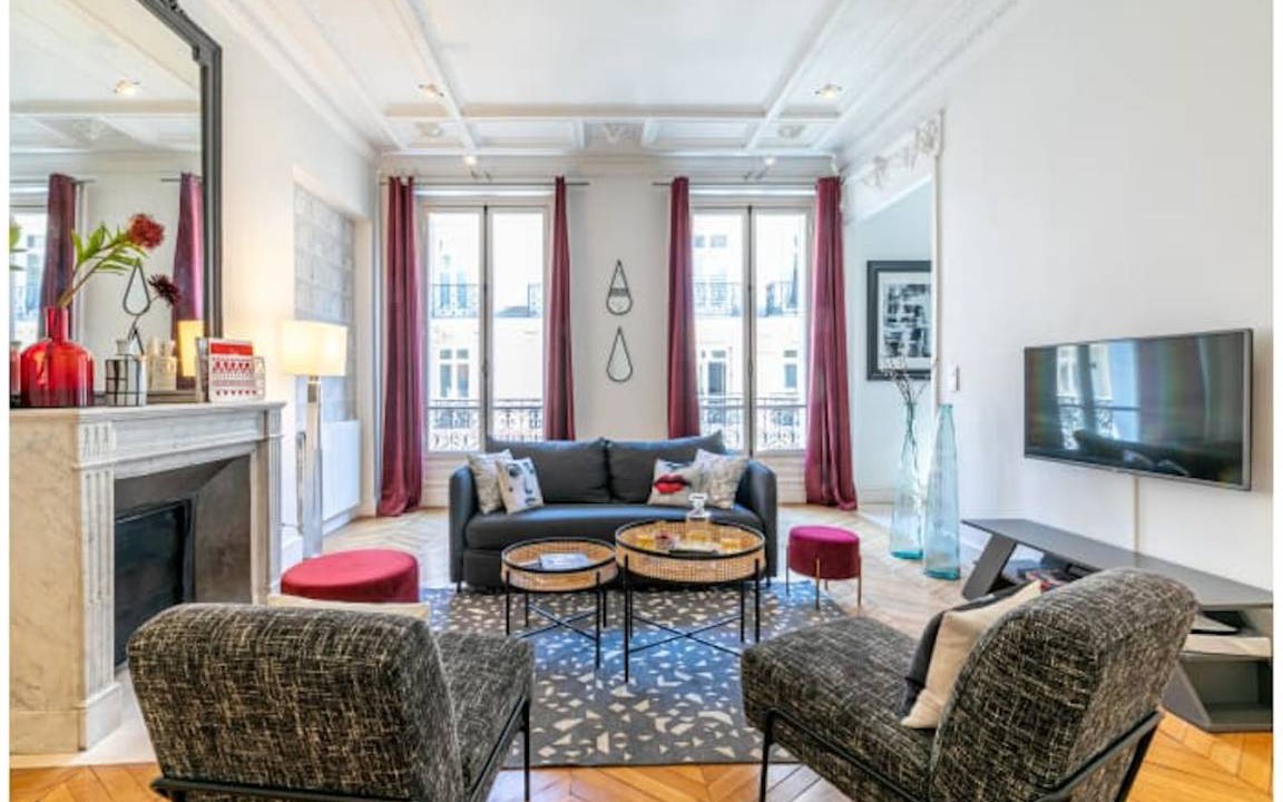Champs-Elysees Apartment | 113 m² Apartment ∙ 2 bedrooms ∙ 4 guests