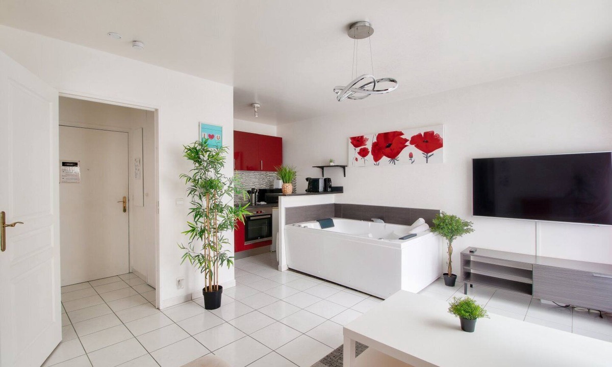 Montevrain Apartment | 123home- Loft&spa