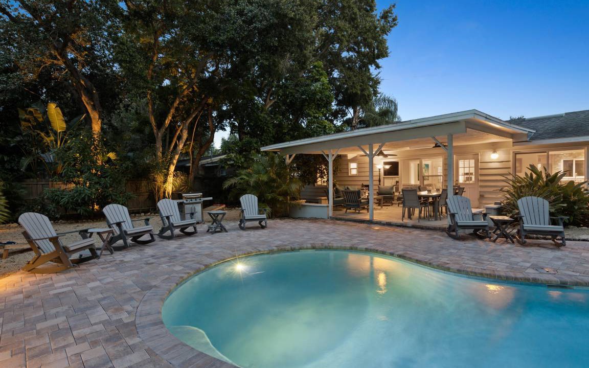 South Poinsettia House | 127 m² House ∙ 3 bedrooms ∙ 10 guests