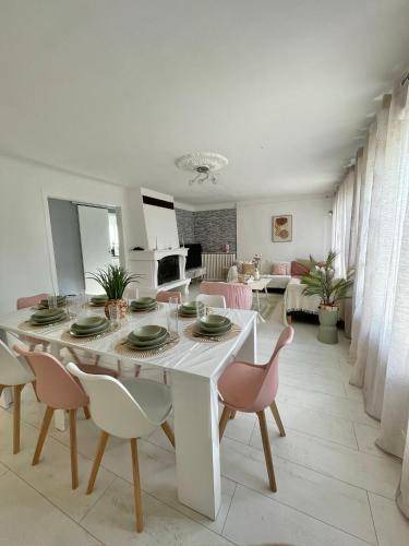 Tremblay-en-France House | 128 m² House ∙ 4 bedrooms ∙ 8 guests