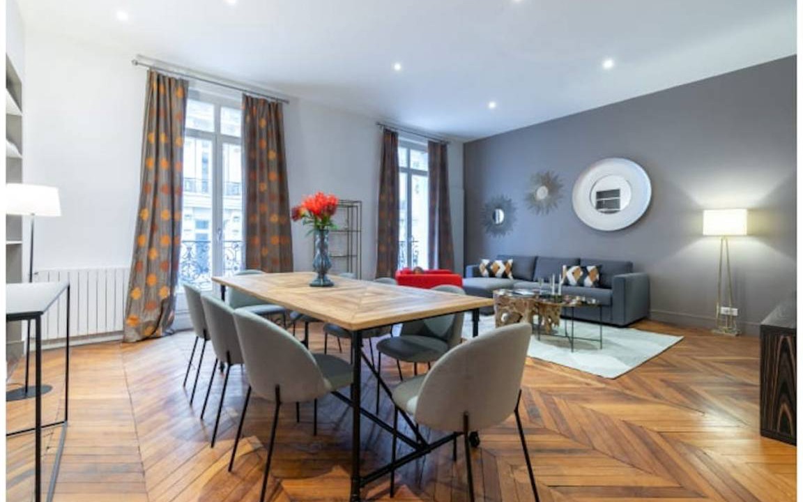Champs-Elysees Apartment | 135 m² Apartment ∙ 3 bedrooms ∙ 6 guests