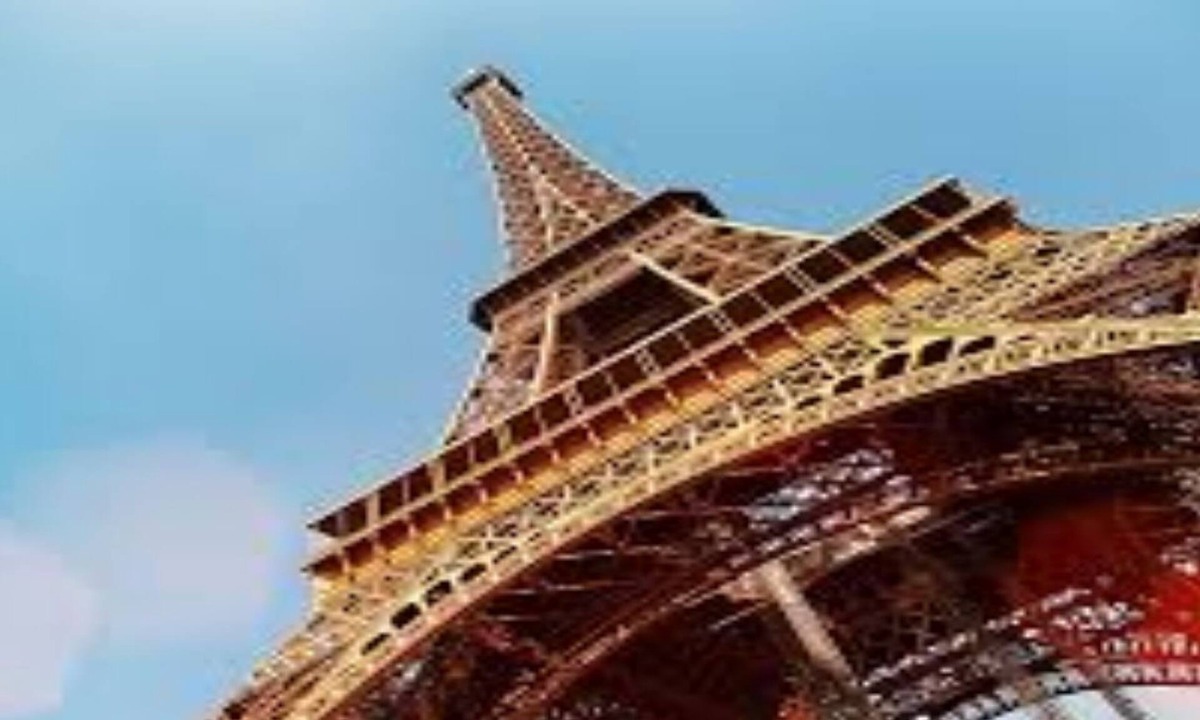 15th Arrondissement Apartment | 135m² -A Parisian Charm & Art Deco Mood in District Champs De Mars Tour Eiffel