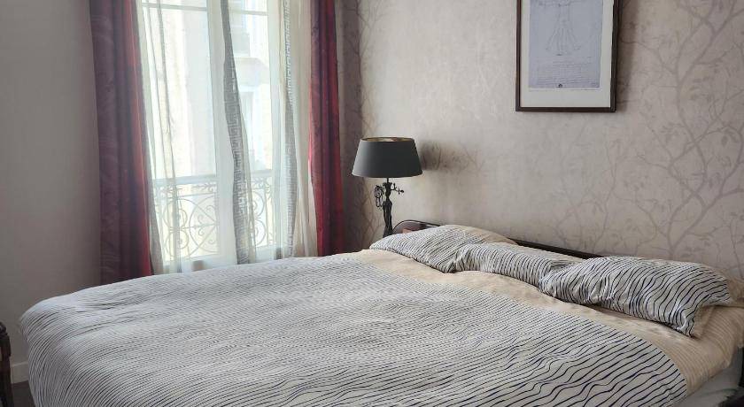 Clichy Bed & Breakfast | 14 m² Bed and breakfast ∙ 2 guests
