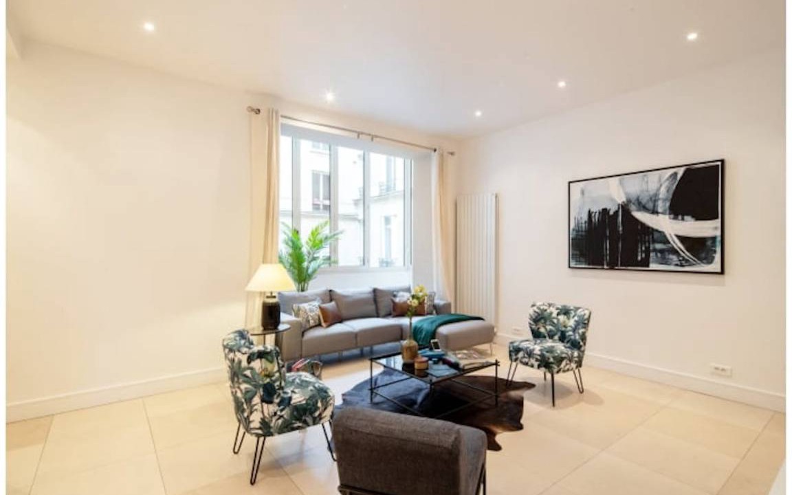 Champs-Elysees Apartment | 151 m² Apartment ∙ 4 bedrooms ∙ 9 guests
