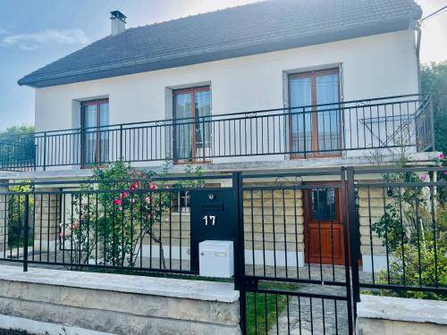 Chelles Villa | 160 m² Villa ∙ 4 bedrooms ∙ 8 guests