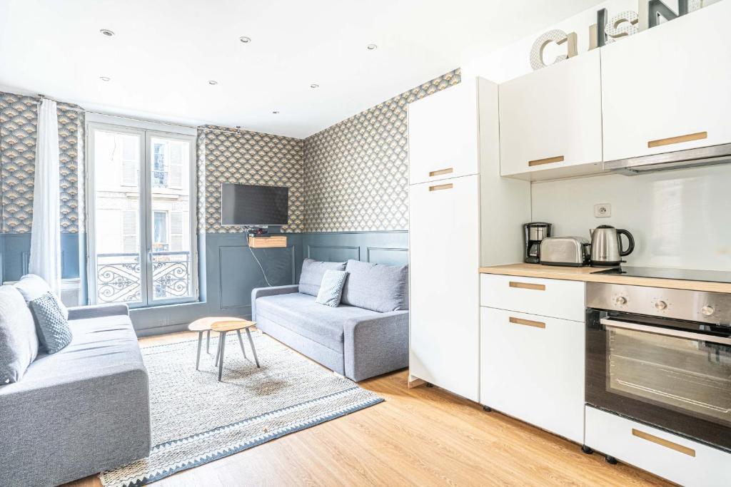 Bonne-Nouvelle Apartment | 18 Luxury Parisien Home Montorgueil 2