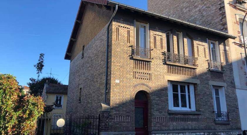 Malakoff Villa | 180 m² Villa ∙ 8 bedrooms ∙ 26 guests