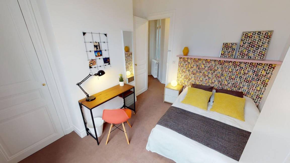 17th Arrondissement Resort | 193 m² Private room ∙ 1 bedroom ∙ 1 guest