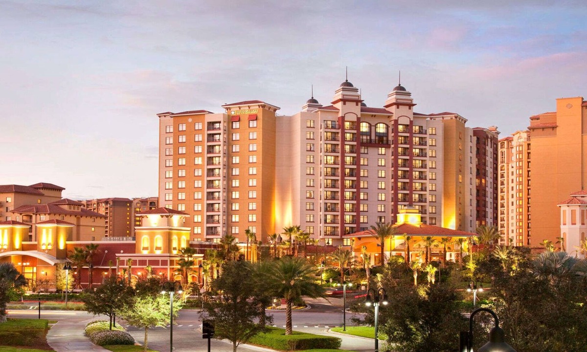 Lake Buena Vista Resort | 1BD/Orlando near Disney - Private Living Area, Full Kitchen, W/D and Balcony!