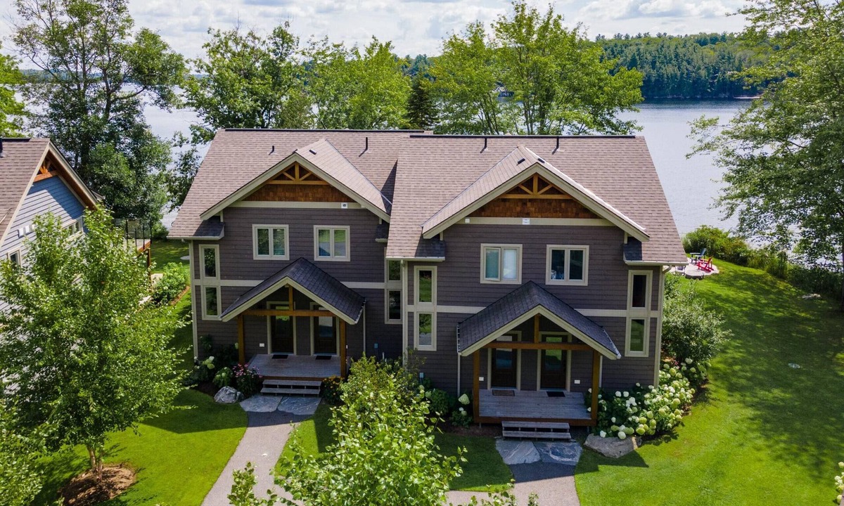 Muskoka Lakes Villa | 2 bed 1.5 bath cottage on Lake Muskoka