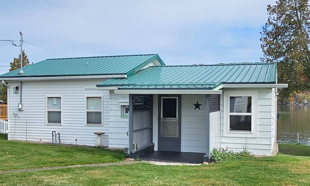 Hammondsport House | 2-bedroom lake house on welcoming Waneta Lake with picturesque views.