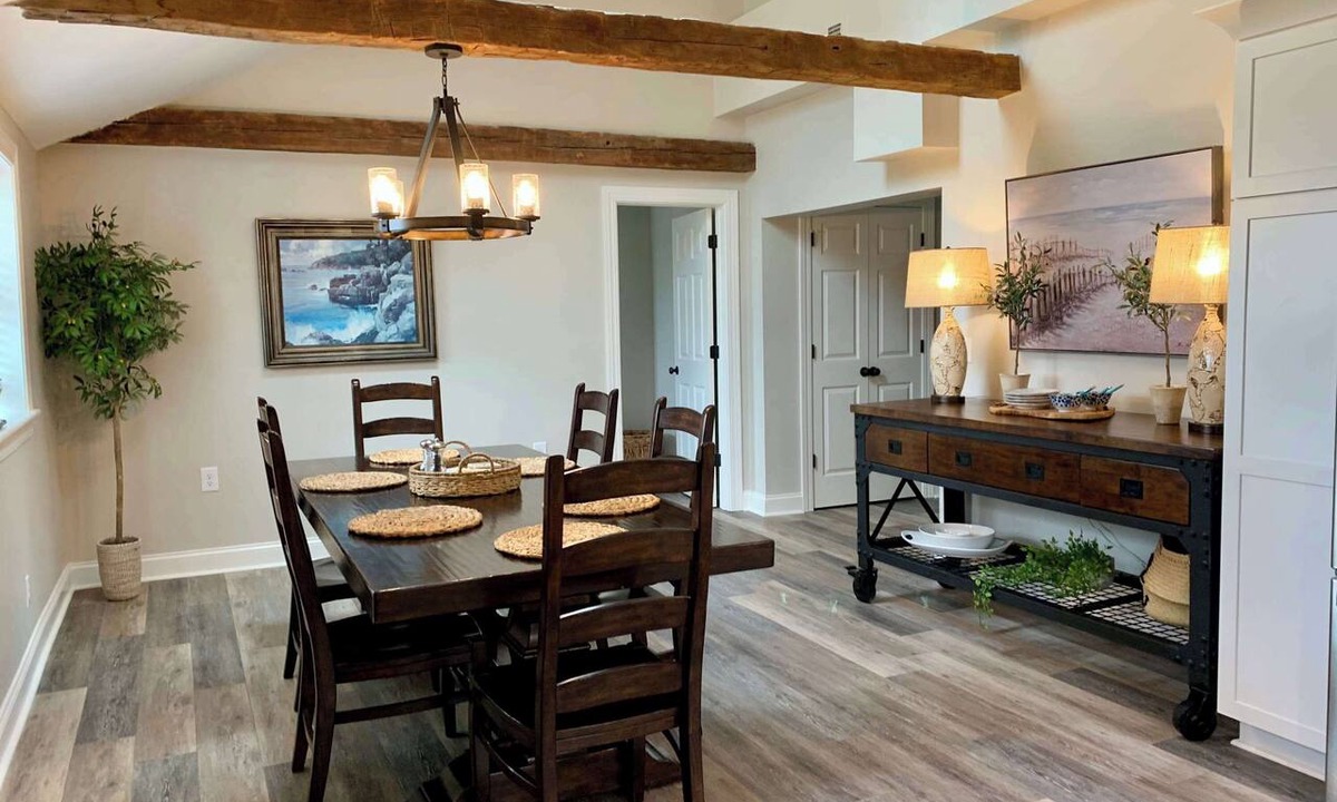 Skaneateles Apartment | 2 Bedroom/Pet Friendly/short walk to Village