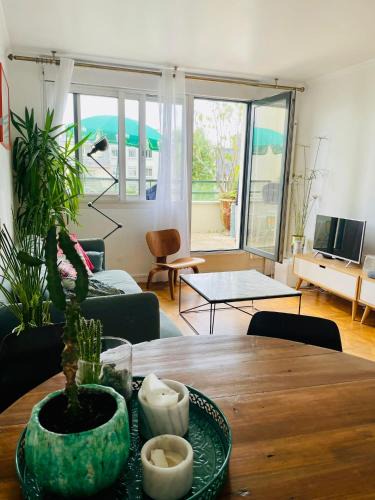 Quartier de Becon Apartment | 2 BEDROOMS & TERRACE with BBQ COURBEVOIE PARIS