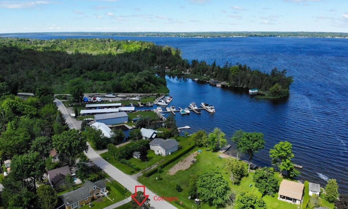Lindsay Cabin | 2 BR Lake View Cabin with Real Sandy Beach, Kayak/Canoe/Paddle, Firepit@Sturgeon