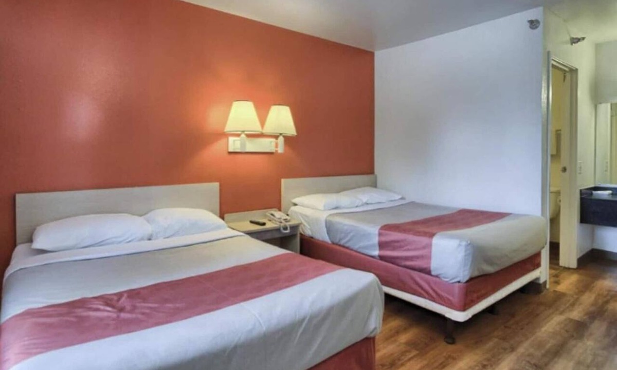 Camp Hill Apartment | 2 Full Bed|Smk|New Cumberland, PA