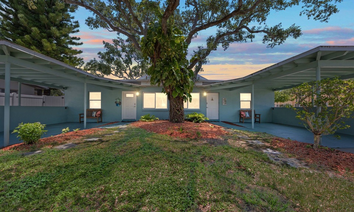 Cocoa Beach Cottage | 2 Homes Together|Sleeps 16|Walk 2 Beach|Firepit