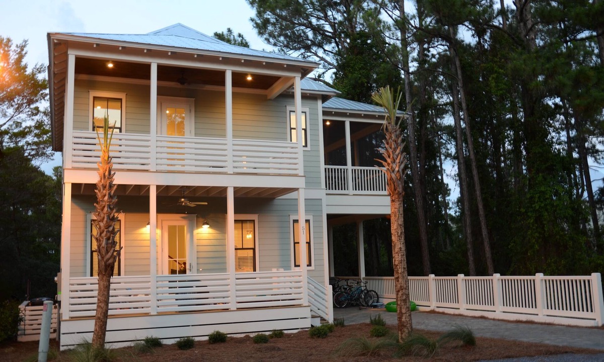 Lakeside at Blue Mountain Beach House | 2 Master Suites, 4 Bedroom, Five ★ Home, Gourmet Kitchen - short walk to beach