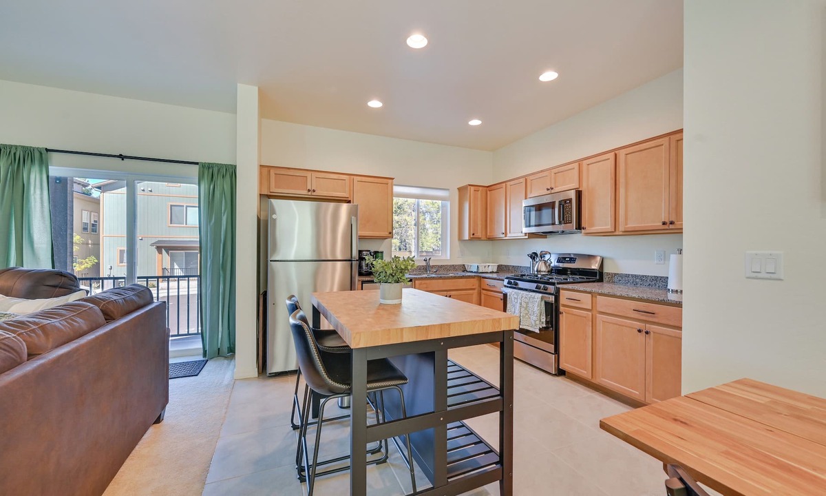 Flagstaff Cottage | 2 Mi to Dtwn Flagstaff: Home w/Balcony!