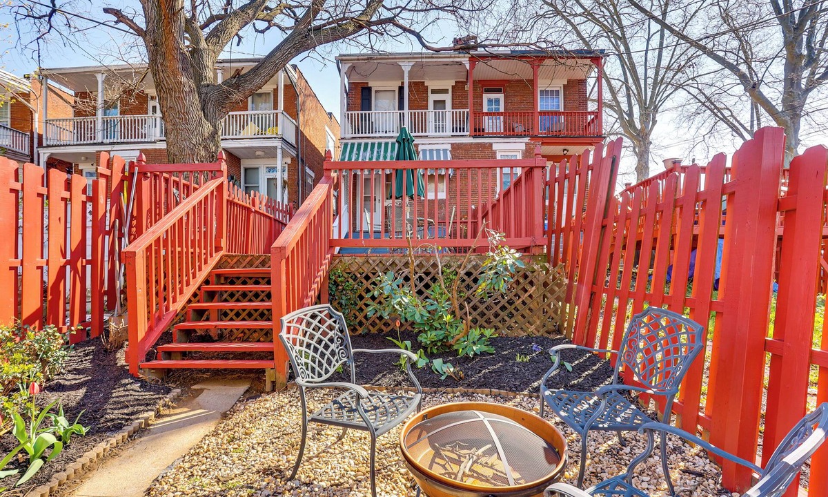 Harrisburg House | 2 Mi to Dtwn: Harrisburg Escape w/Furnished Deck!