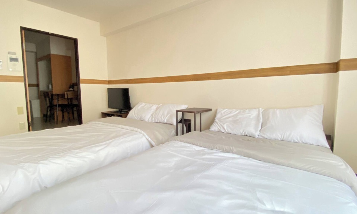 Shinsekai Apartment | 2 Units Same Floor/30sec Tsutenkaku/1 stop Namba 2
