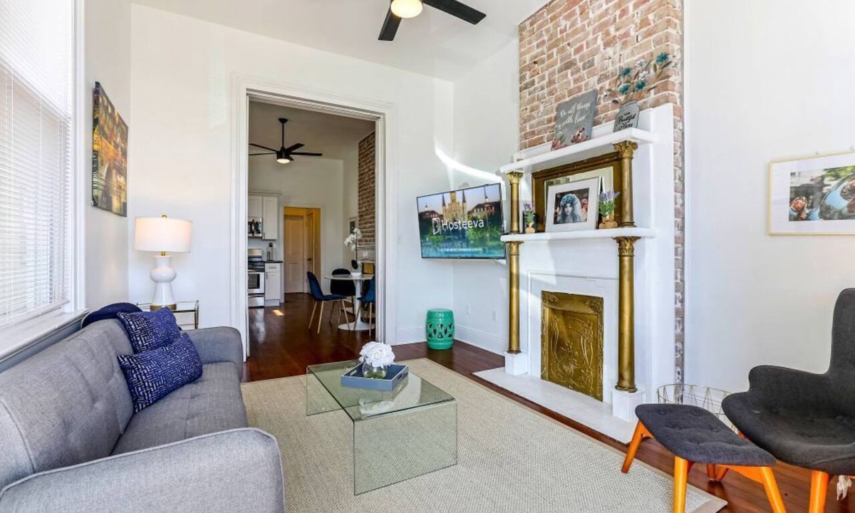 Freret Condo | 20% OFF Monthly | 10% OFF Weekly-Private 2BR in Uptown by Hosteeva