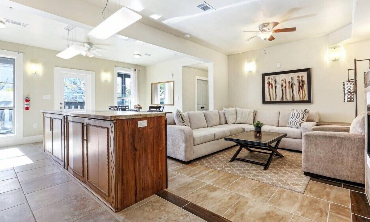 Faubourg Lafayette Apartment | 20% OFF Monthly | 10% OFF Weekly-Spacious Urban Living Near French Quarter