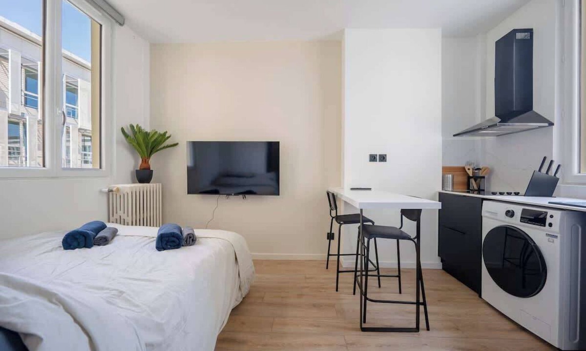 Montrouge Apartment | 20 - Renovated Studio walking distance to Paris
