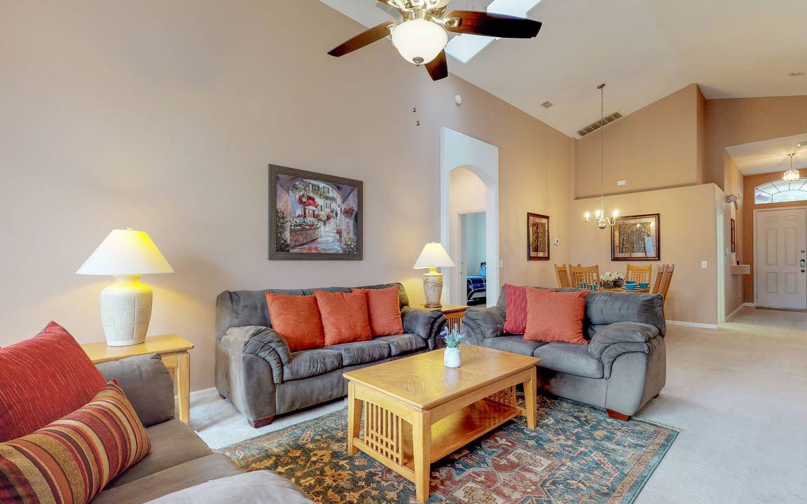 Tuscan Hills House | 204 m² House ∙ 5 bedrooms ∙ 10 guests