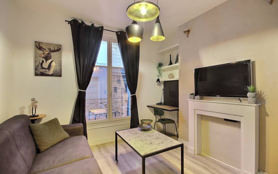 Saint-Germain-des-Pres Apartment | 21 m² Apartment ∙ 2 guests