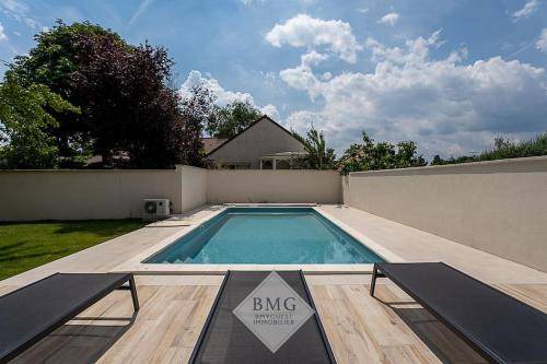 Chalifert Villa | 215 m² Villa ∙ 5 bedrooms ∙ 12 guests