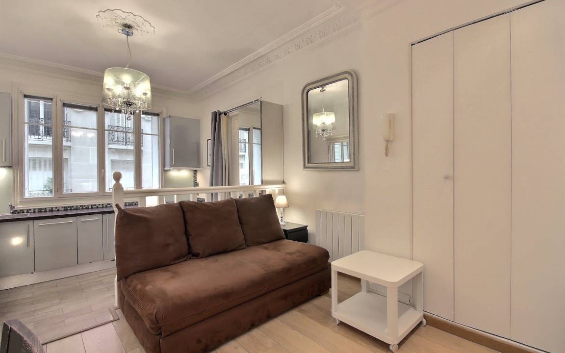 Neuilly-sur-Seine Apartment | 24 m² Apartment ∙ 1 guest