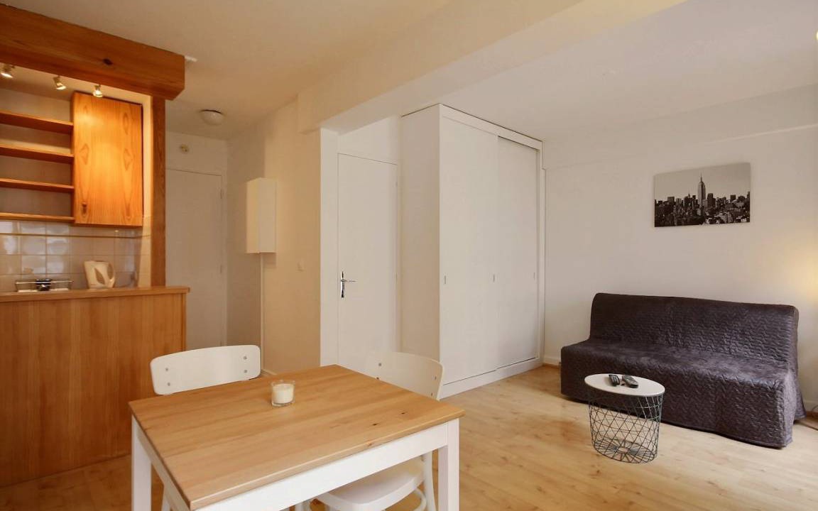Neuilly-sur-Seine Apartment | 25 m² Apartment ∙ 2 guests