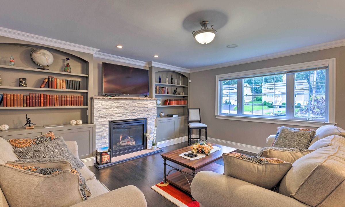 Glen Cove Apartment | 25 Mi to NYC: Cozy Long Island Apt Near Transit