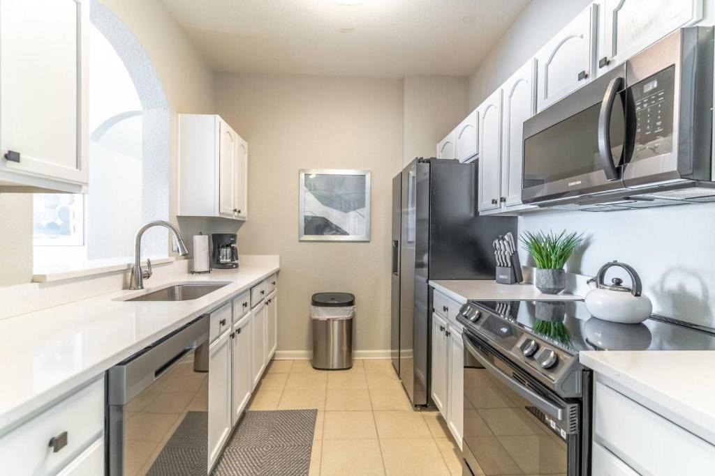 Windsor Hills House | 2788 Windsor Hills