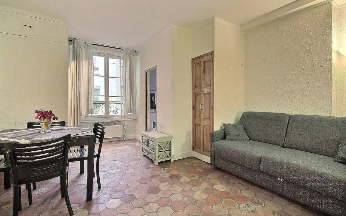 Saint-Germain-des-Pres Apartment | 28 m² Apartment ∙ 2 guests