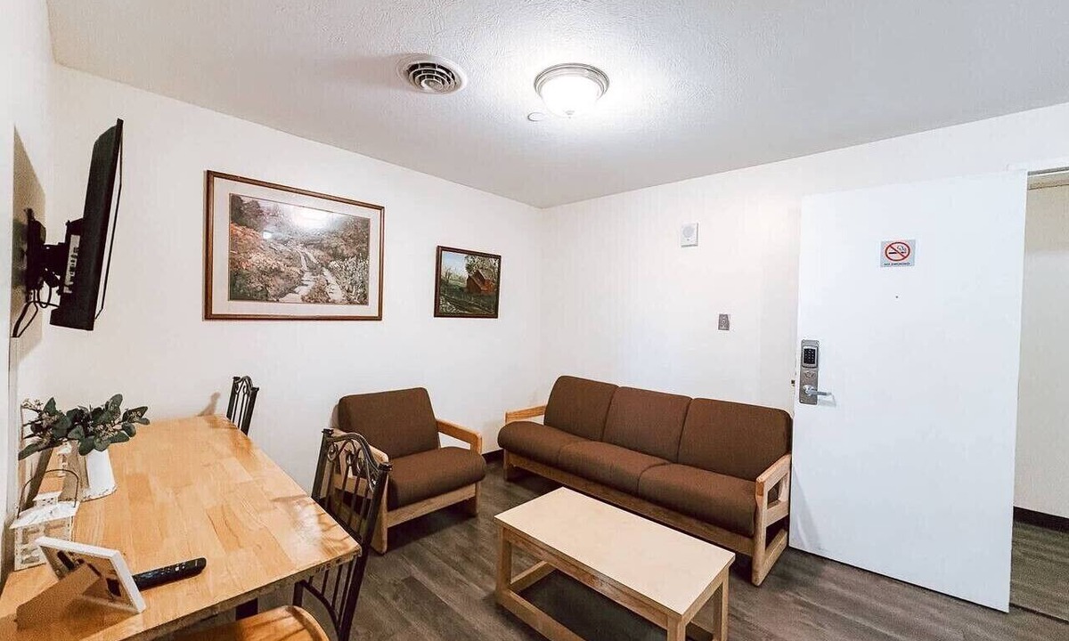 Downtown Pittsburgh Apartment | 2BR 2BA Downtown Apt | Spacious + Walkable