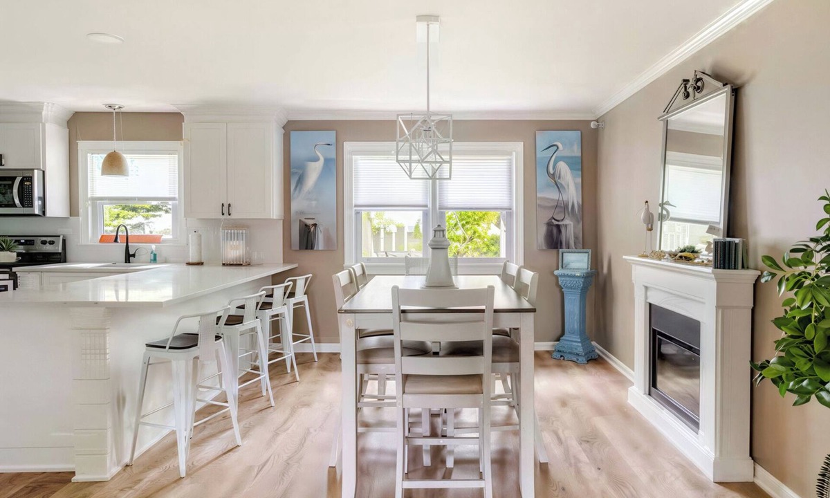 Town Bank House | 3 bedroom Family Friendly Retreat By the Bay!